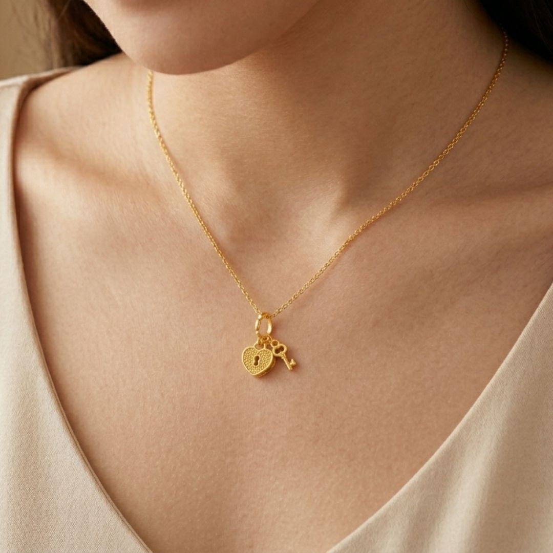 916 Gold Heart Lock Pendant