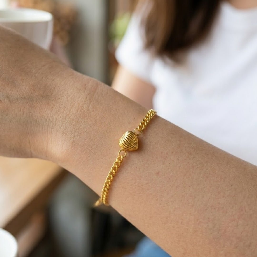 916 Gold Heartlink Bracelet