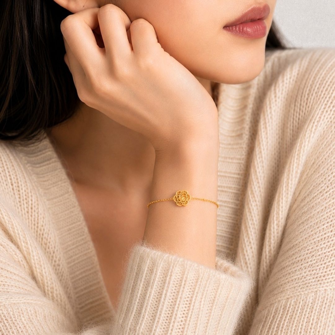 916 Gold Camelia Bracelet