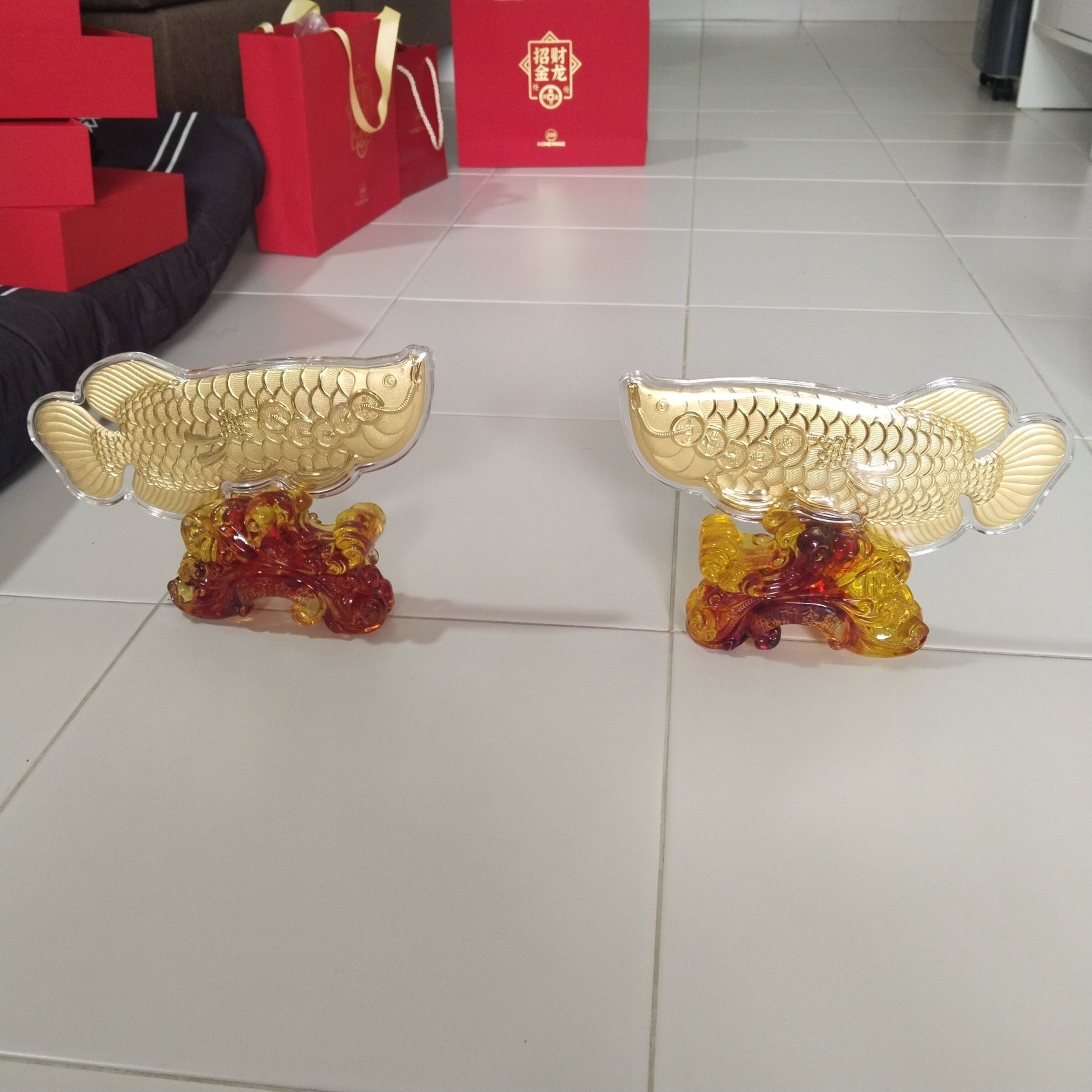 999 Gold Fortune Arowana Figurine 招财金龙