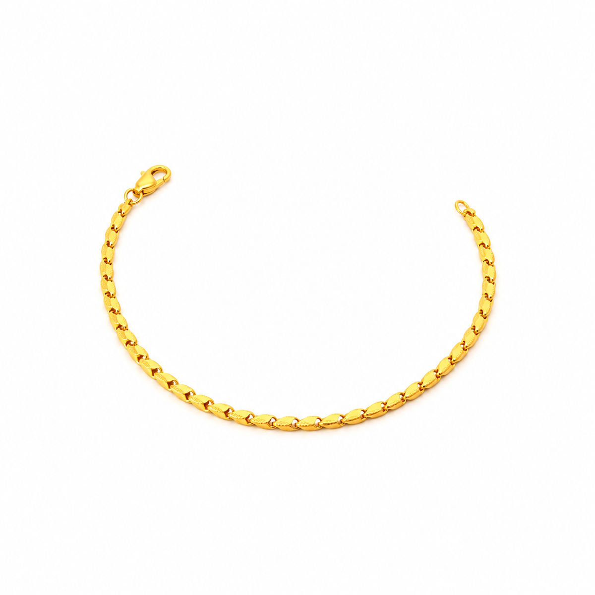 916 Gold Rice Link Bracelet in C smiley style with clasp at 11 o'clock